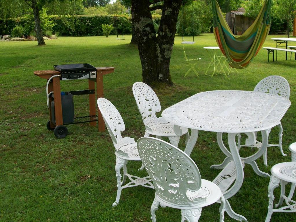 Hotel Au Charme Du Levat Saint Paul de Loubressac Eksteriør bilde